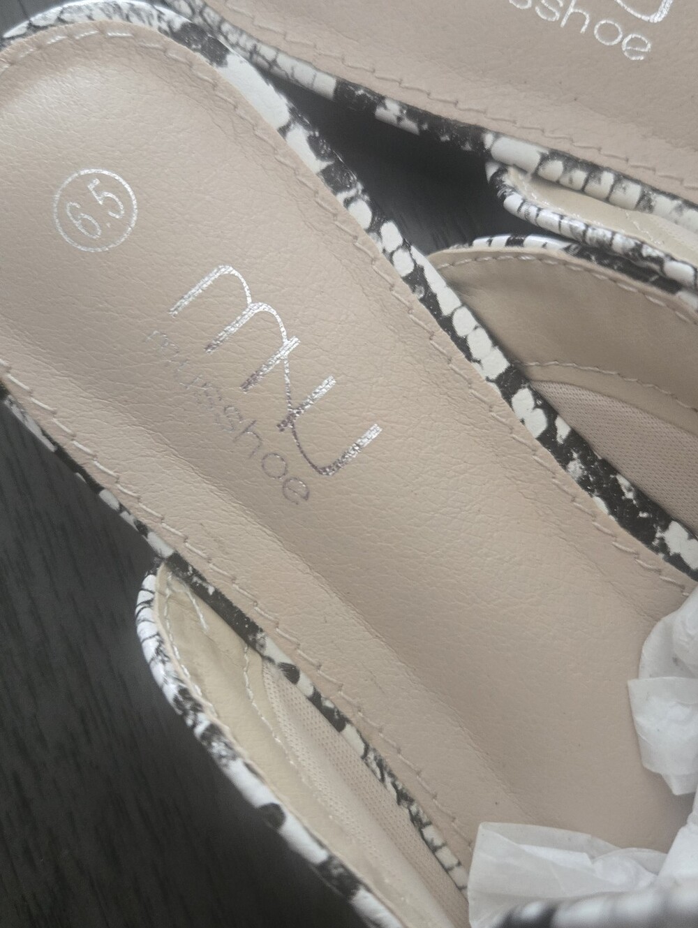 MUSSHOE Snakeskin Pointed Toe Mule Flats Black White Size 6.5 Like New - Picture 6 of 11